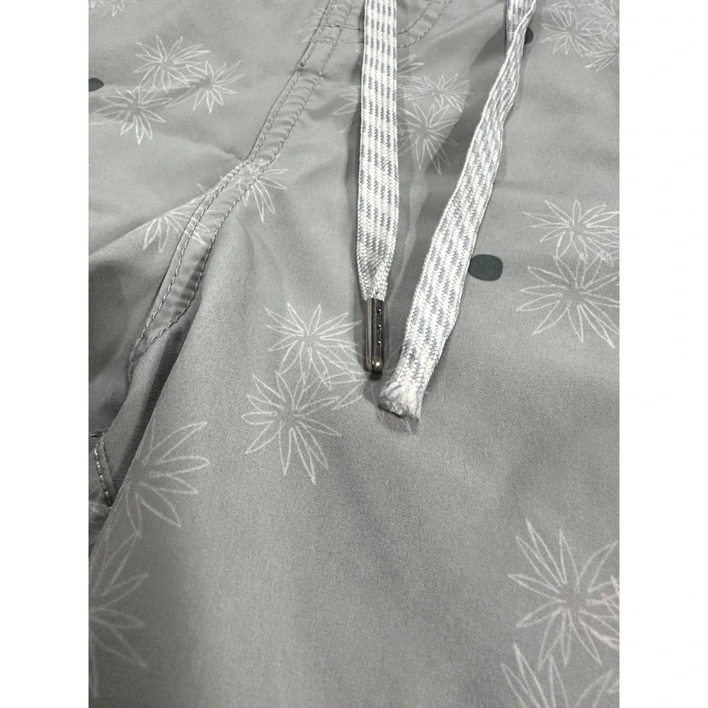 Vuori Mens Cruise Board Shorts Gray Floral Dot Swim‎ Trunks Size 38 V314